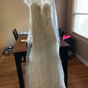 Brand new wedding dress